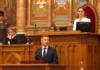 Hungaria ndryshon Kushtetutën: Kryeministri mund të zgjidhet dy herë