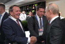 Putin e propozoi si ndërmjetës për bisedimet me BE, ish-kancelari gjerman Schröder mbërrin në Moskë