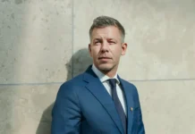 Péter Magyar: Fundi i një regjimi vjen kur njerëzit s’kanë më frikë prej tij, madje kur fillojnë të qeshin me të