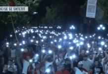 “Rama ik!”/ 20 ditë revolucion! “Ndizen” rrugët nga blicet e protestuesve, qytetarët i përshëndesin nga ballkonet