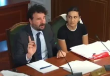 Komision, zv.ministri ndërpret mbledhjen me kërkesën për të shkuar në tualet