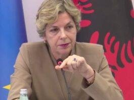 Jep dorëheqjen nga detyra ministrja e Shëndetësisë