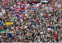 Shpërthen revolta në Kroaci/ Mbushen sheshet e Zagrebit, protestohet kundër mbetjeve toksike