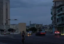 Kolaps total i rrjetit elektrik në Kubë/ Miliona njerëz pa energji pas defektit në linjat e tensionit të lartë