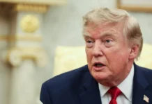 Pesë të arrestuar pranë bazës amerikane në Britani, Trump: Po përgatiteshin të shkaktonin dëme të mëdha