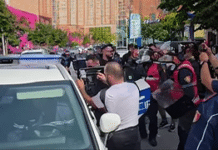 Sulm selive të PS-së dhe PD-së në Shkodër/ Protestuesit thyejnë xhamat me gurë