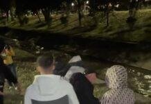 (Video)Protestuesit hedhin në Lanë deputetin e PD, Klevis Balliu