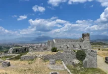 Qeveria nxjerr në konkurrim hapësirat e katër kalave historike, përdorimi deri në 20 vjet